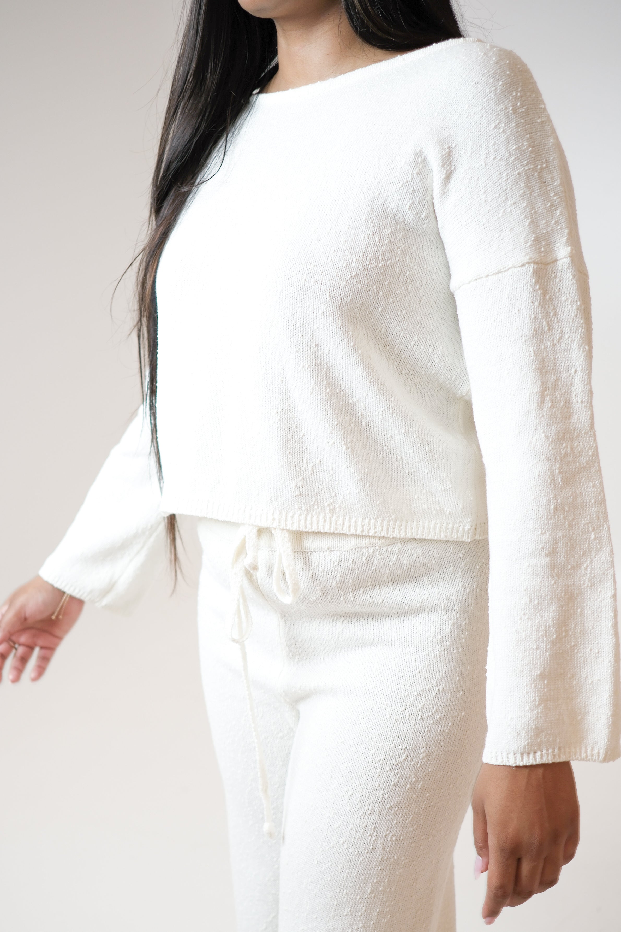 Ami Flared Long Sleeve Top White – Amira Collective