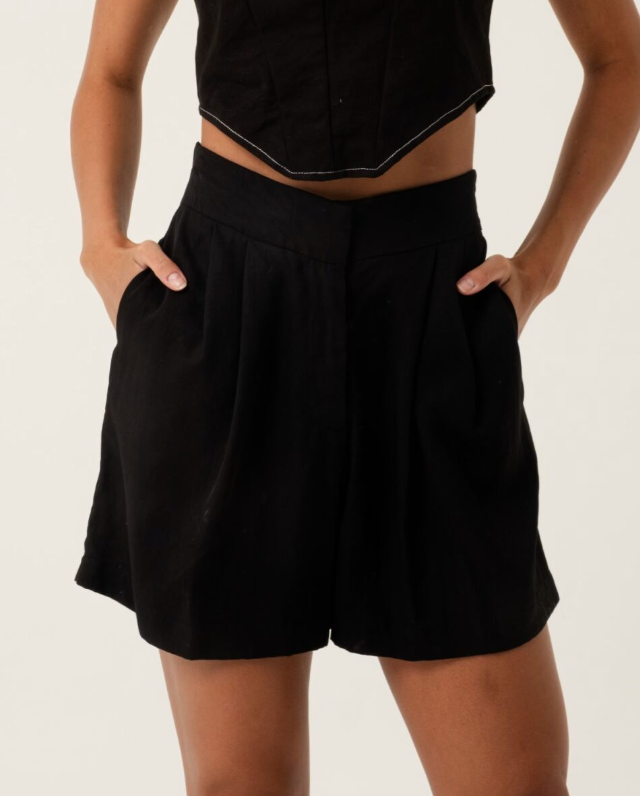 Alicia Black Pleated Short